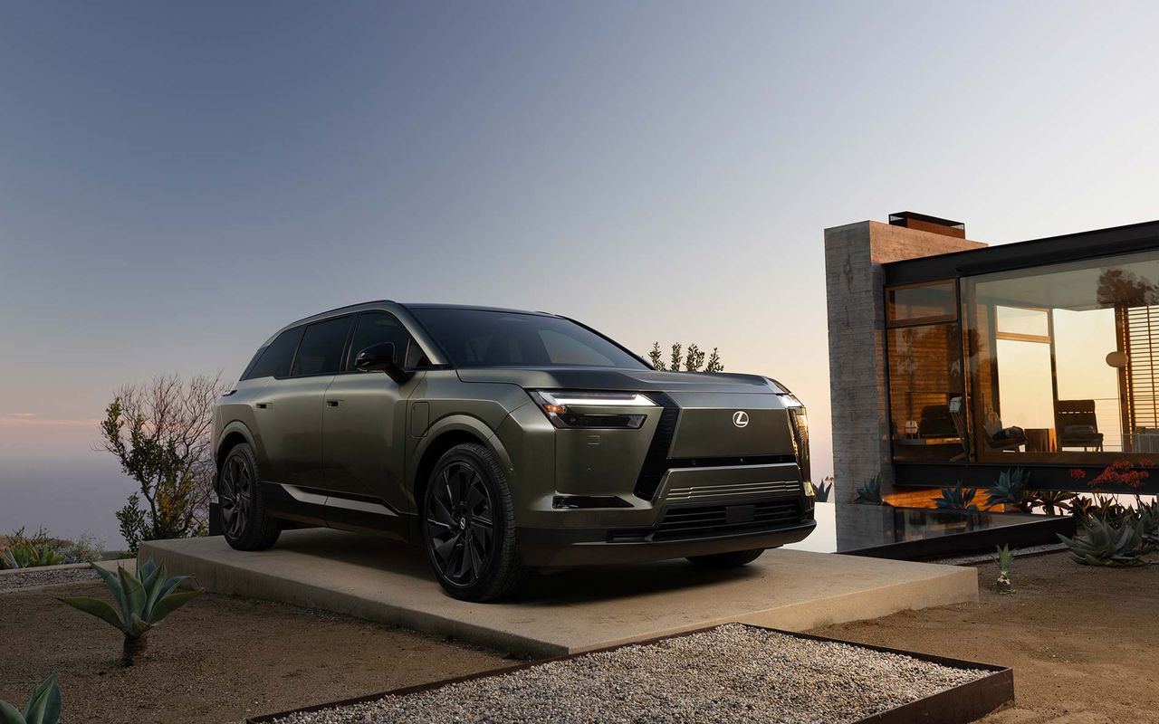 Models / Discover the Global World of Lexus